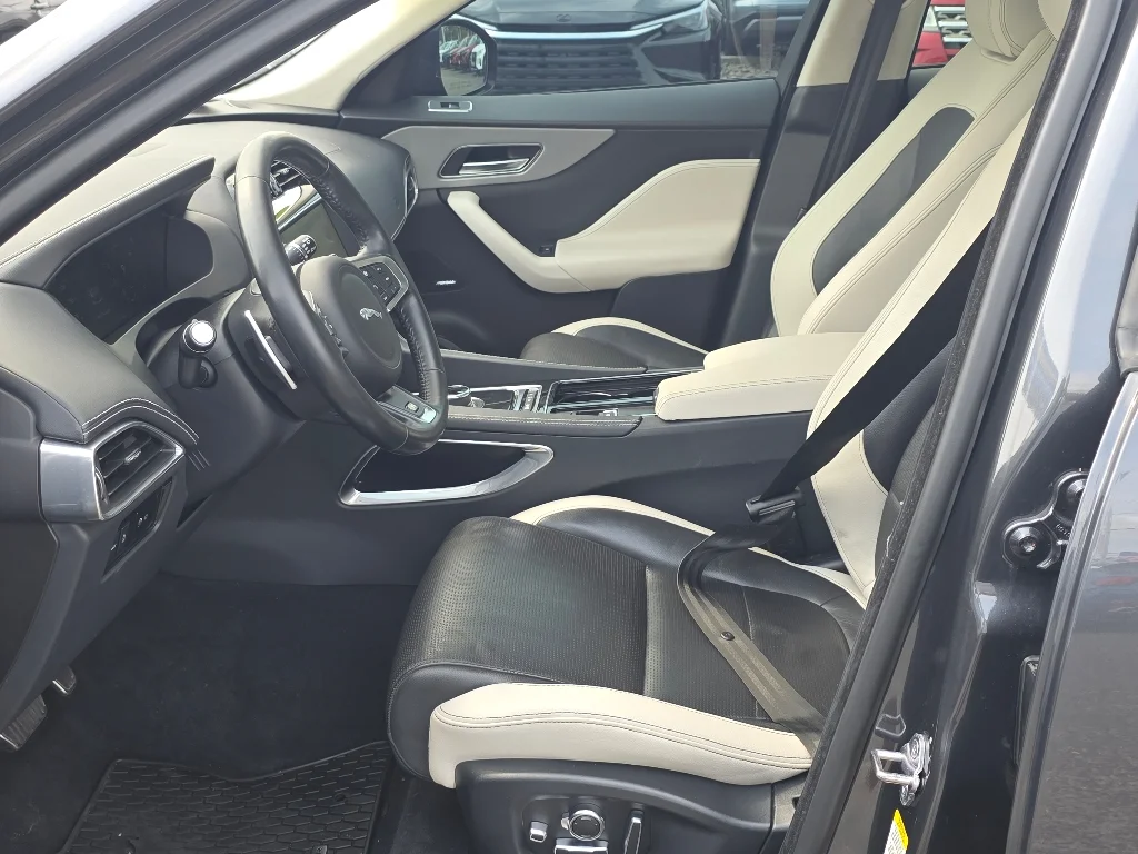 Used 2019 Black Jaguar S image 33