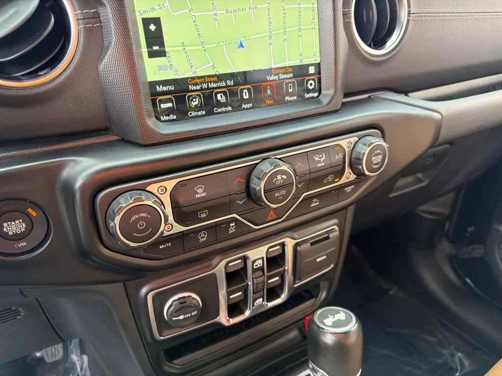 Used 2022 Black Jeep Unlimited Sahara image 37