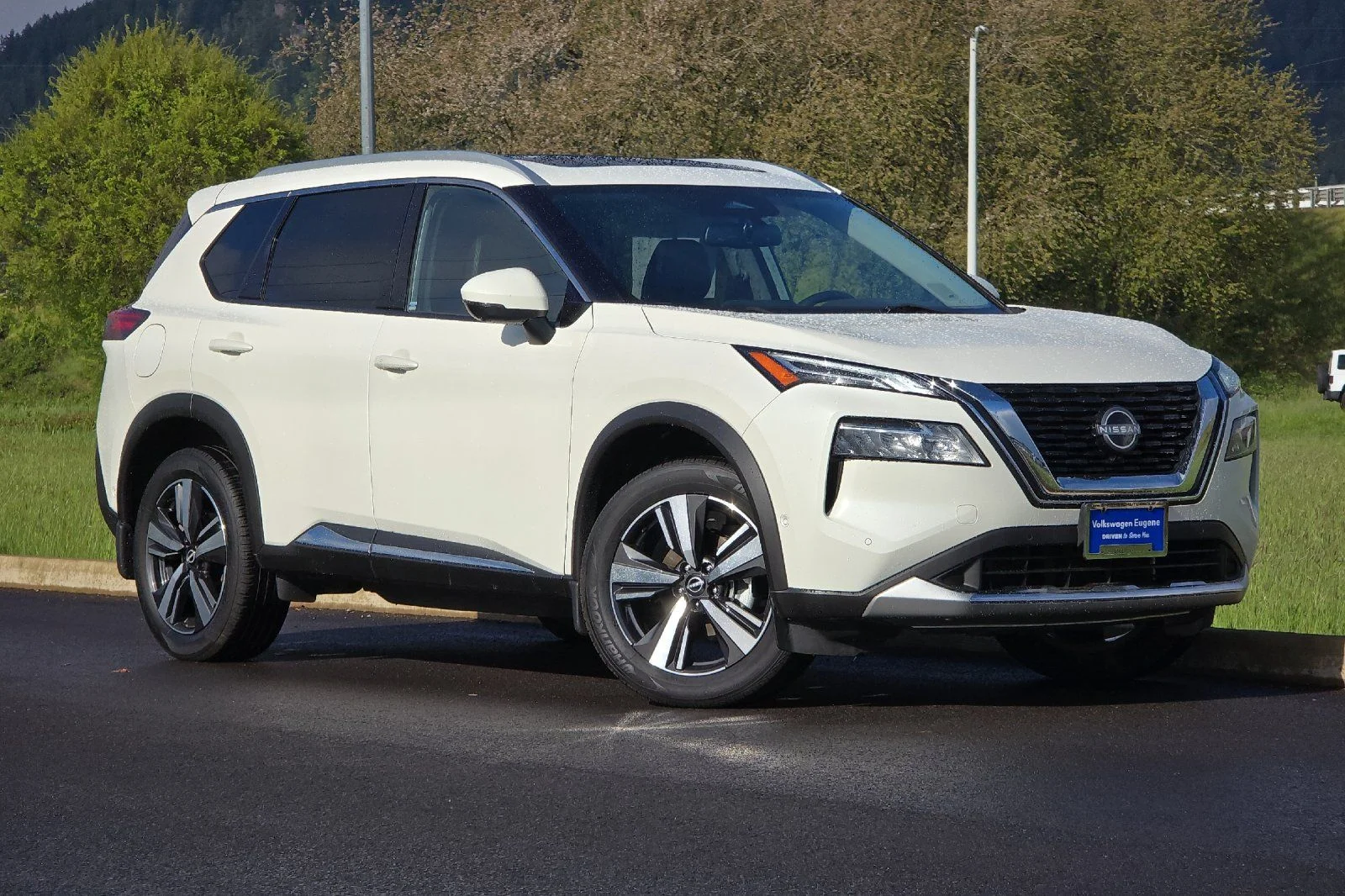 2023 Nissan Rogue Platinum AWD's photo