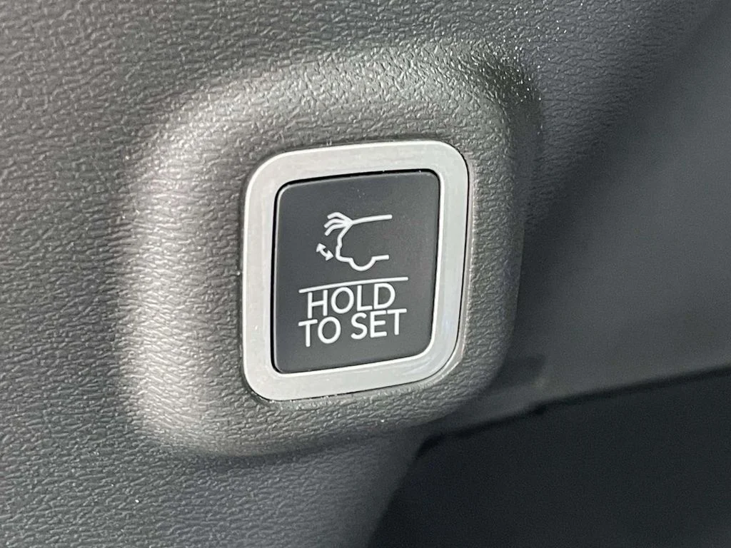 New 2026 Bright White Clearcoat Jeep Laredo image 41