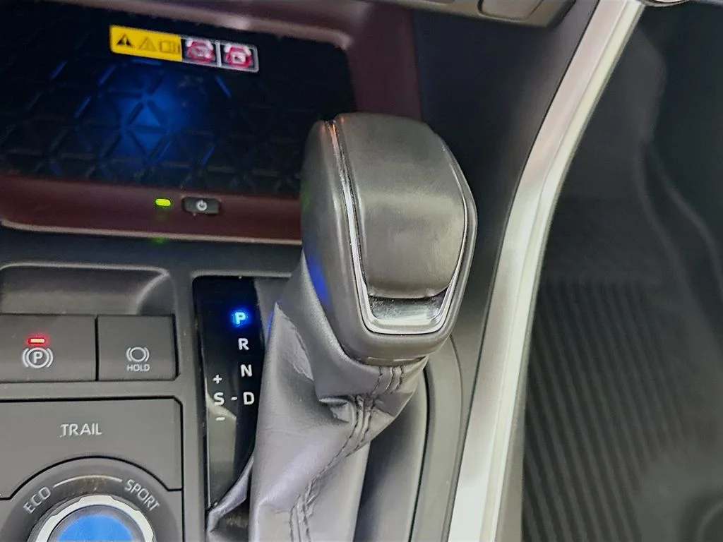 Used 2024 Wind Chill Pearl Toyota Hybrid Limited image 18