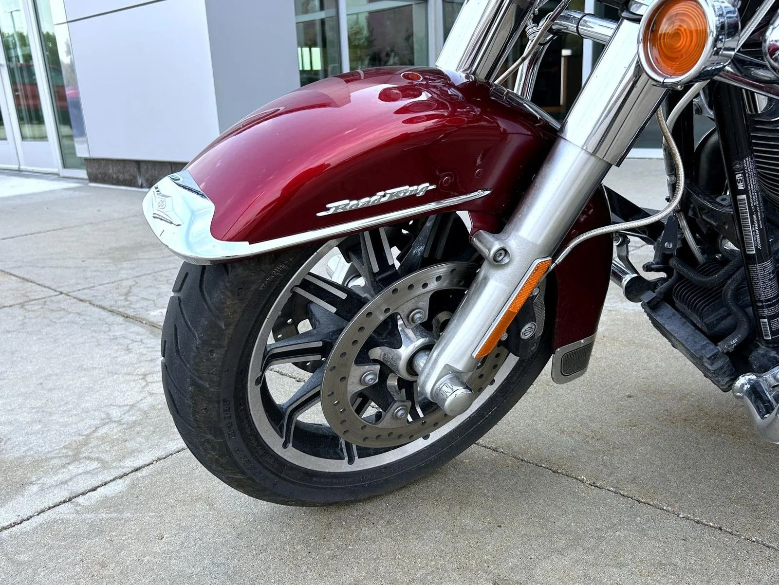 Used 2015 Red Harley-Davidson Road King image 18