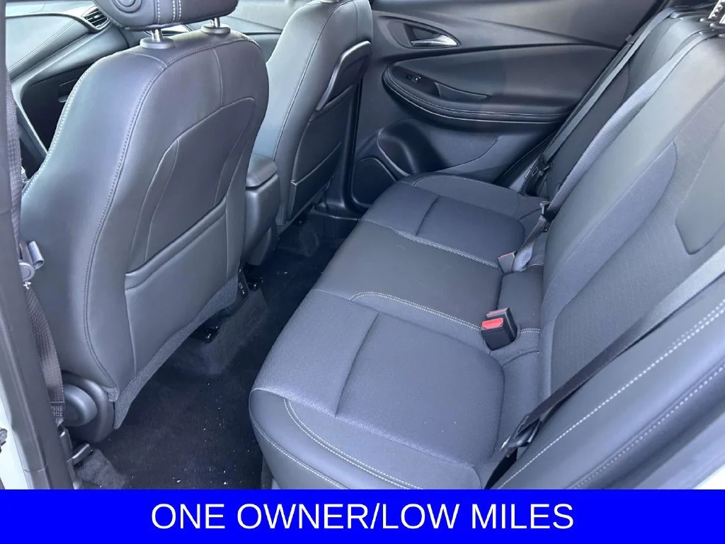 Used 2023 SUMMIT WHITE Buick Preferred image 12
