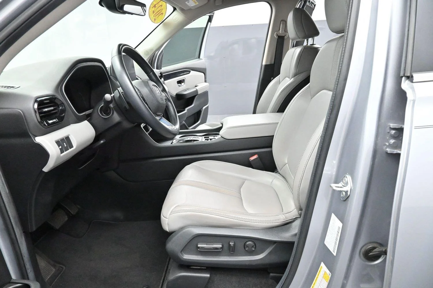 Used 2024 Lunar Silver Metallic Honda EX-L image 15