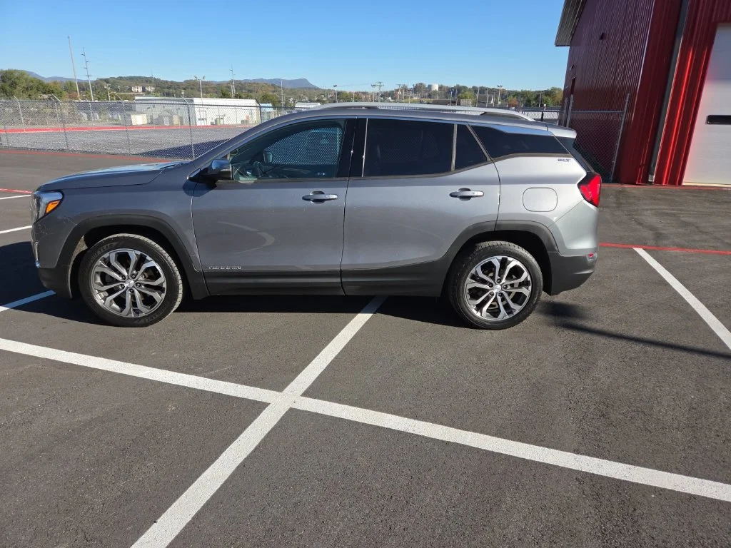 Used 2020 Gray GMC SLT image 7