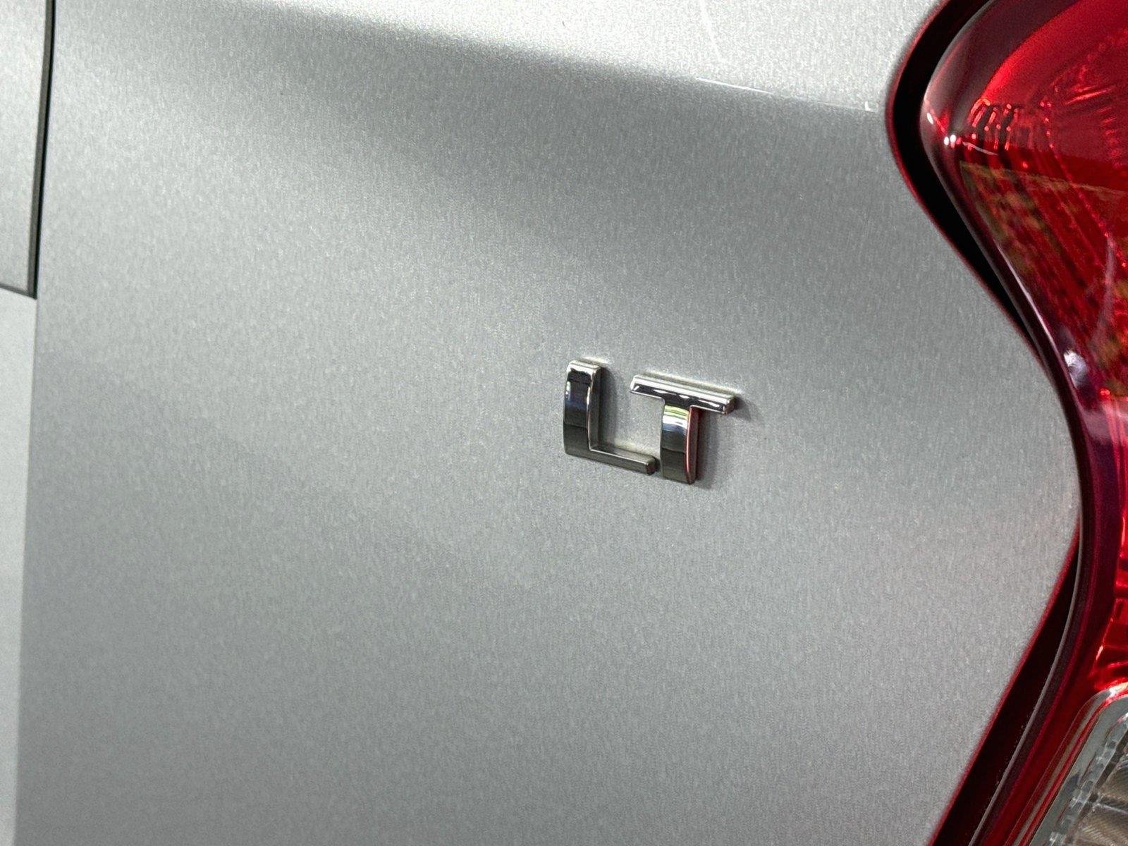 Used 2021 Silver Ice Chevrolet 1LT image 13