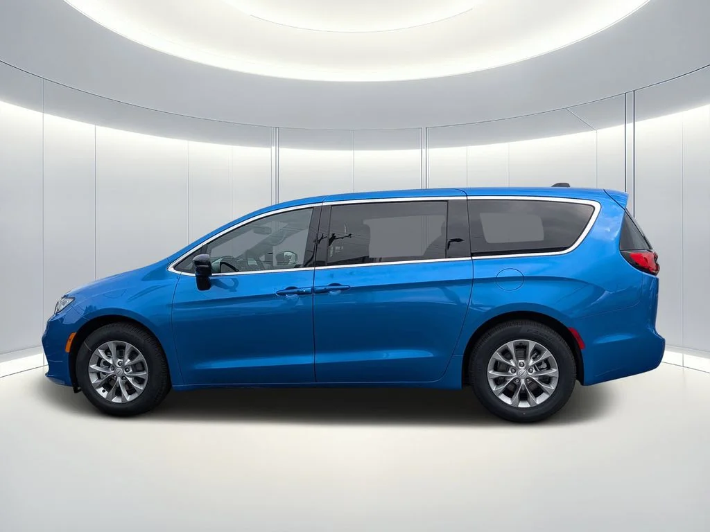 New 2026 Hydro Blue Pearl-Coat Exterior Paint Chrysler Limited image 7