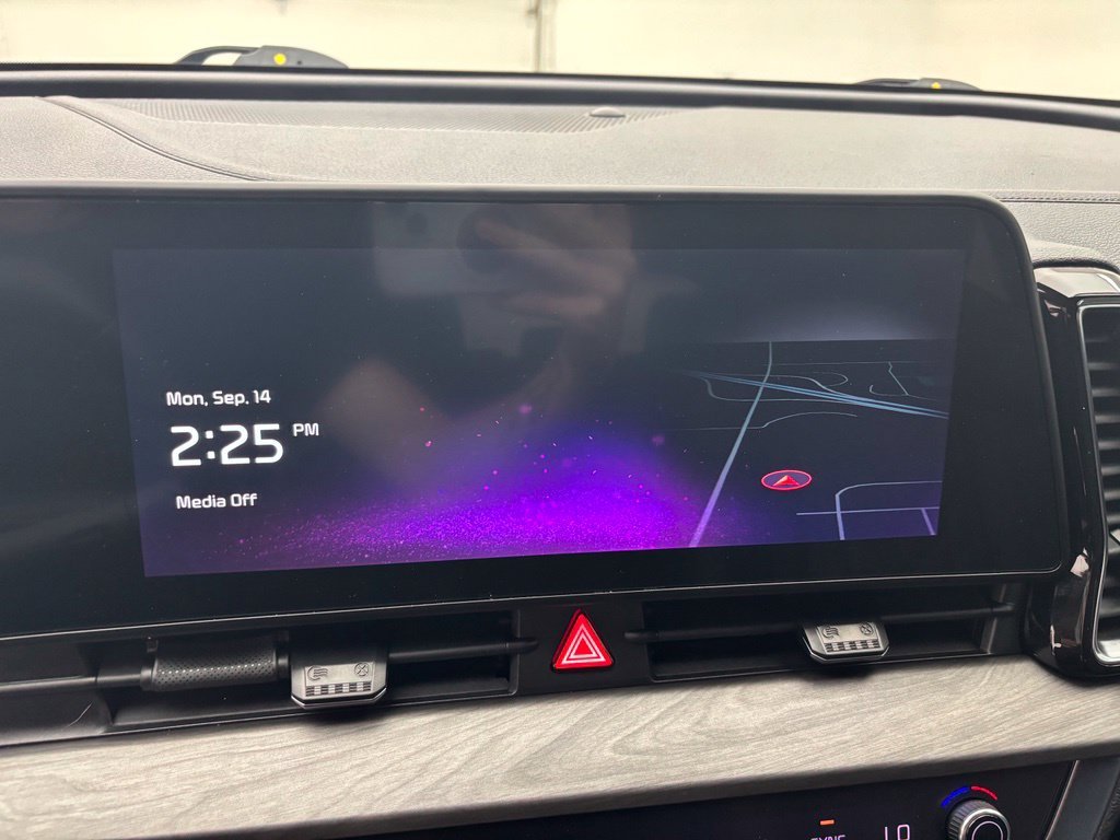 Used 2023 White Kia X-Line image 4