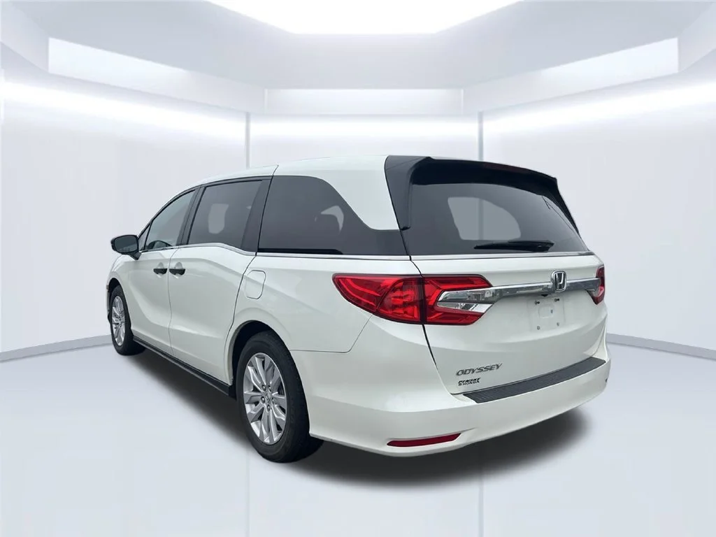 Used 2019  Honda LX image 5