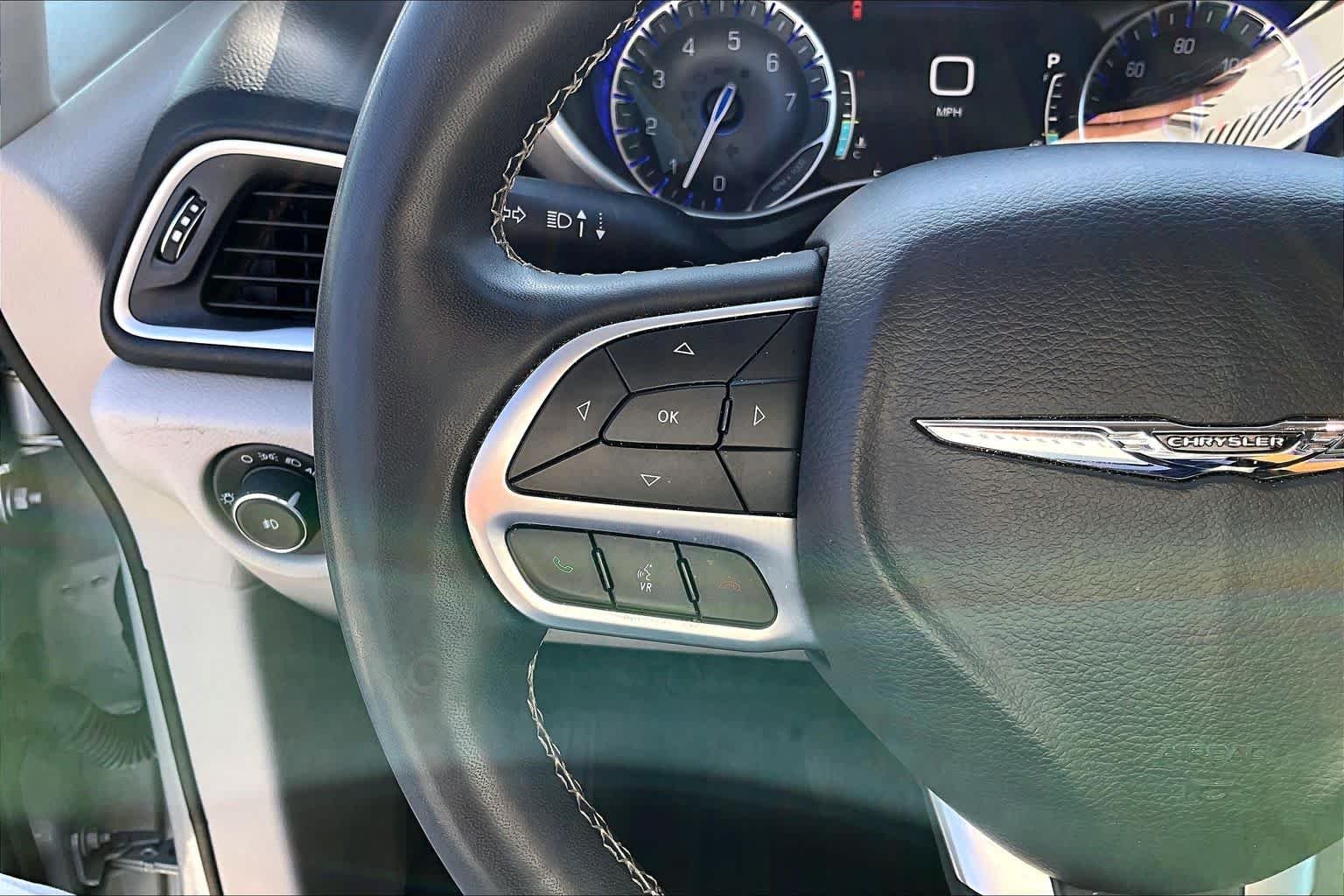 Used 2024 Silver Mist Clearcoat Chrysler Touring L image 22