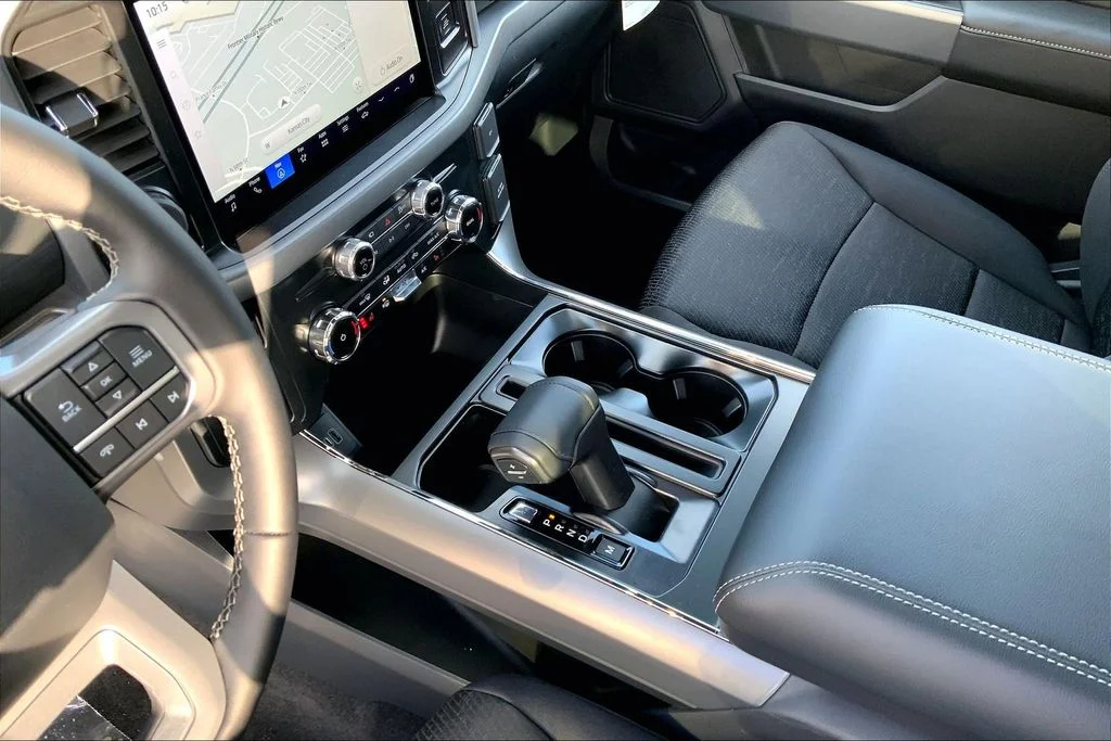 New 2026 Oxford White Ford XLT image 8