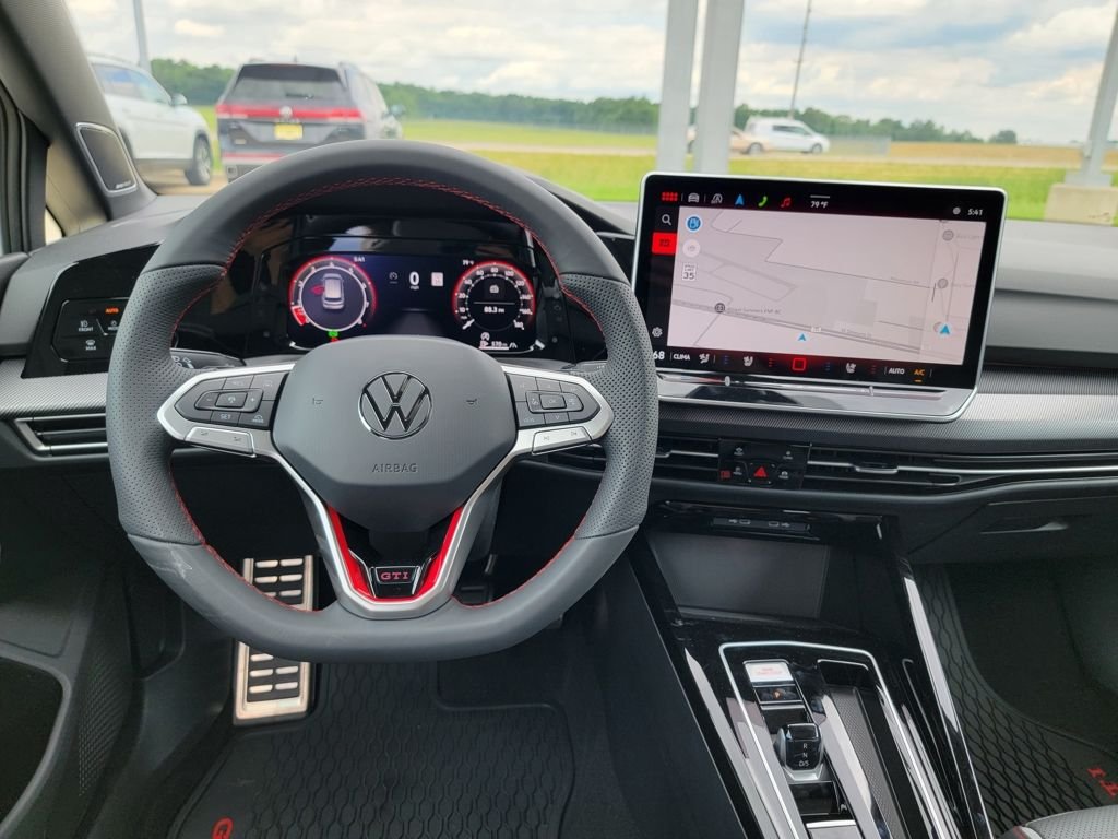 2025 Volkswagen Golf GTI SE - Photo 28