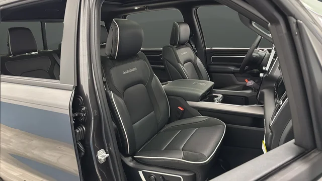 New 2026 Granite Crystal Metallic Clear-Coat Exterior Paint RAM Laramie image 24