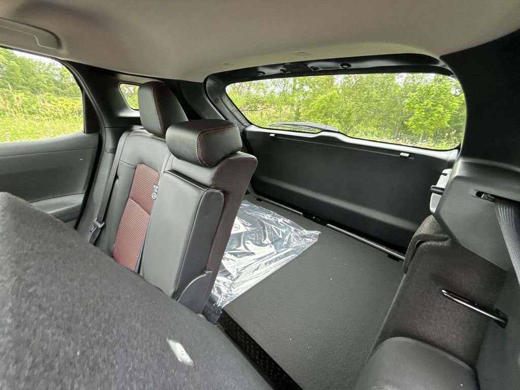 New 2026 Gray Nissan SR image 27