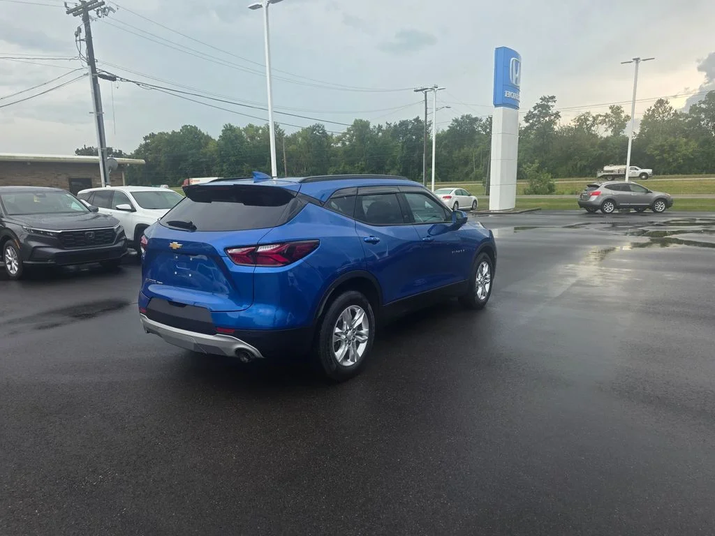 Used 2019 Kinetic Blue Metallic Chevrolet Base image 3