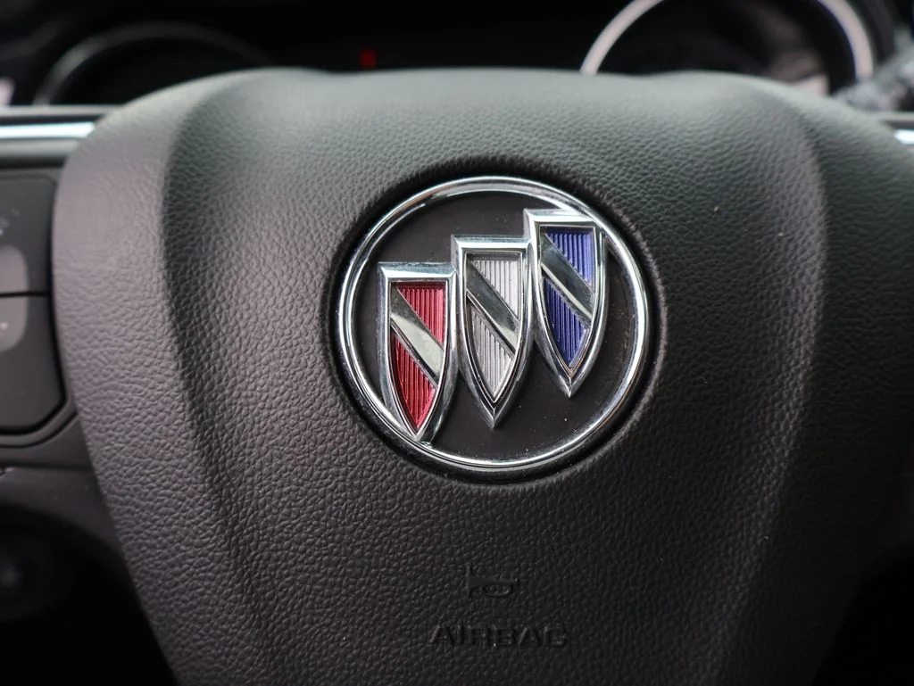 Used 2023 White Buick Essence image 28