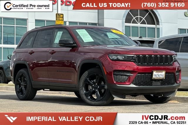 Used 2023 Red Jeep Altitude image 1