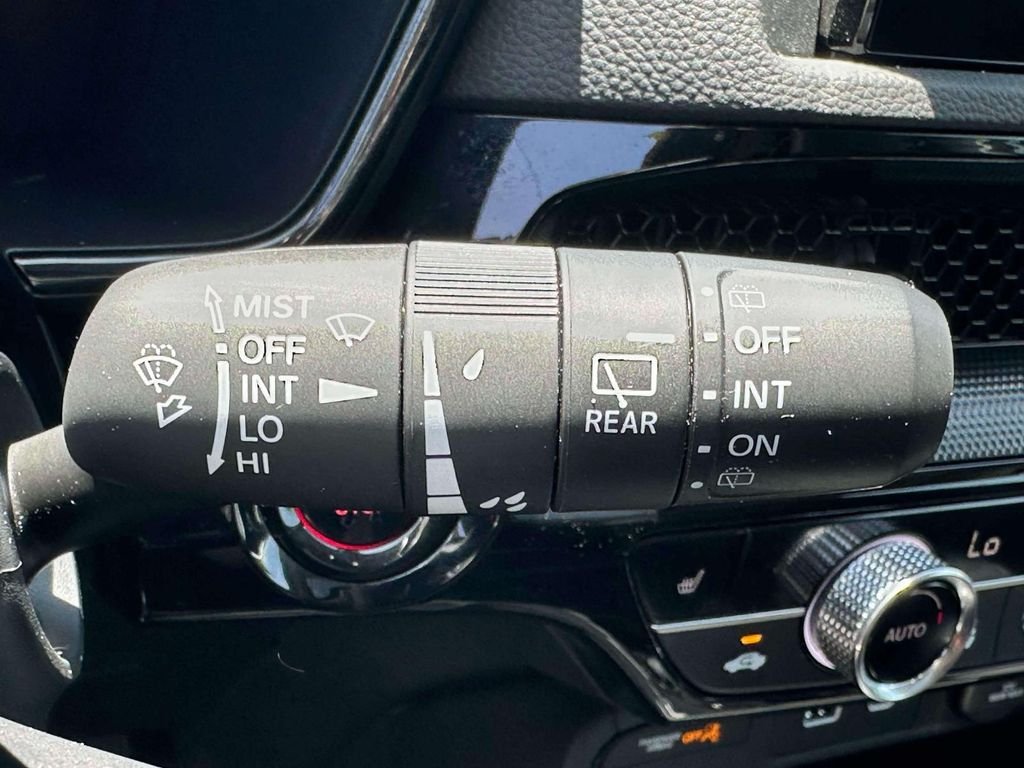 Used 2023 Silver Honda EX-L image 24