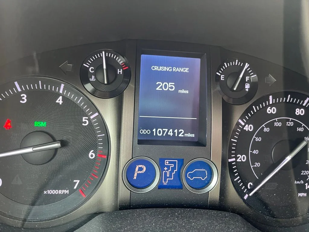 Used 2017 Black Lexus 460 image 9