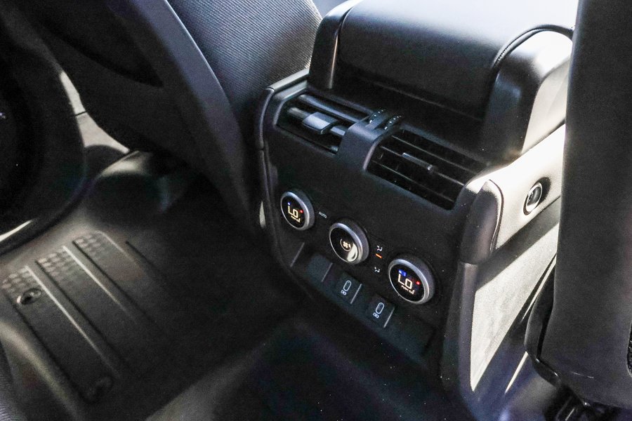 New 2026 Santorini Black Land Rover X image 15