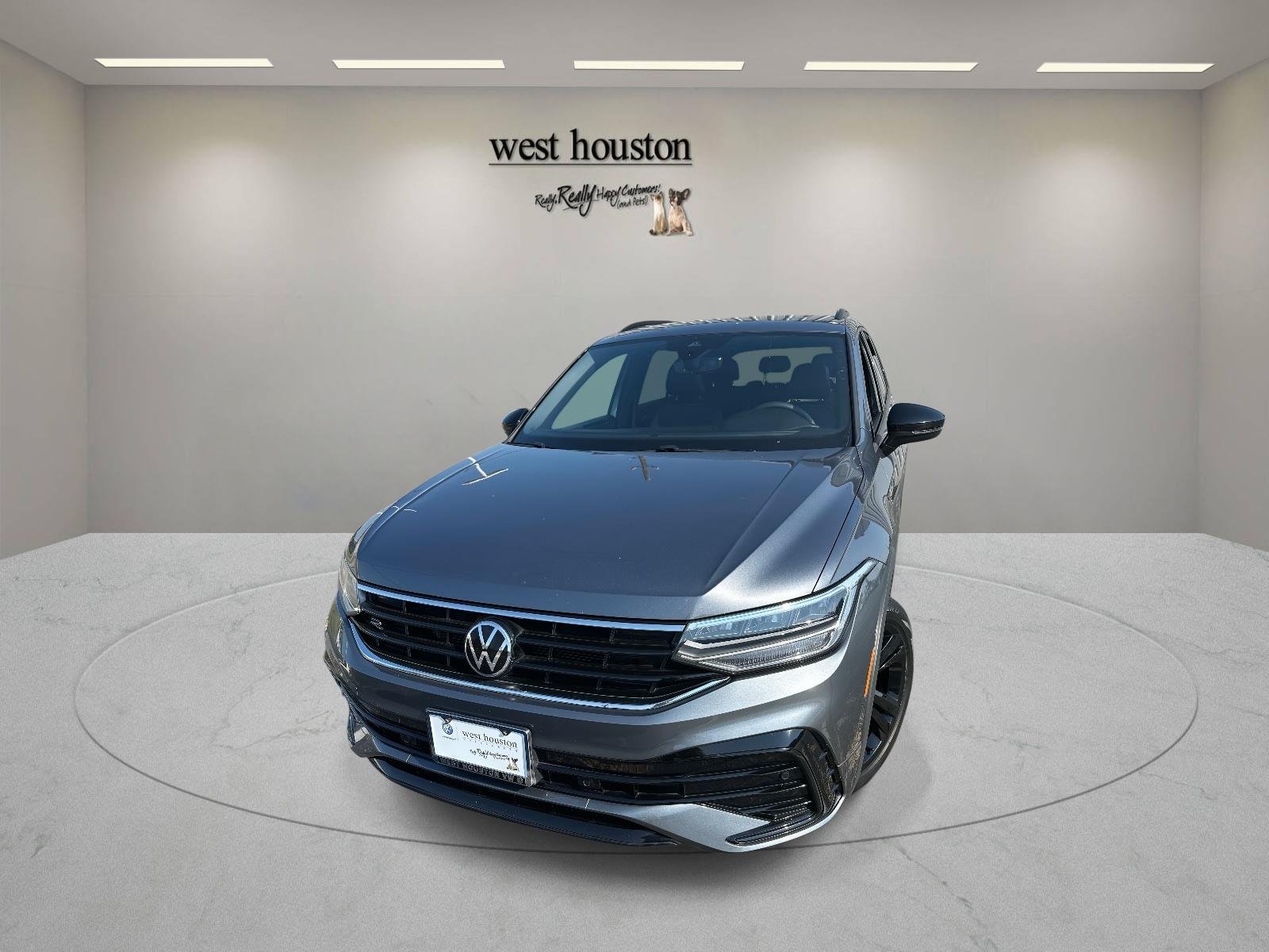 2023 Volkswagen Tiguan SE R-LINE BLACK