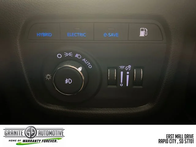 Used 2024 Silver Jeep 4xe image 32