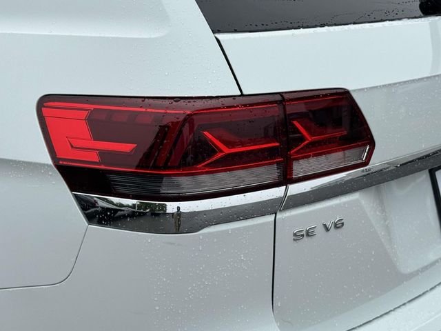 2022 Volkswagen Atlas SE w/Tech - Photo 7