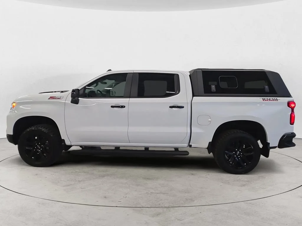Used 2025 Summit White Chevrolet LT Trail Boss image 12