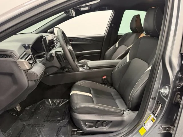 Used 2025  Toyota SE image 15