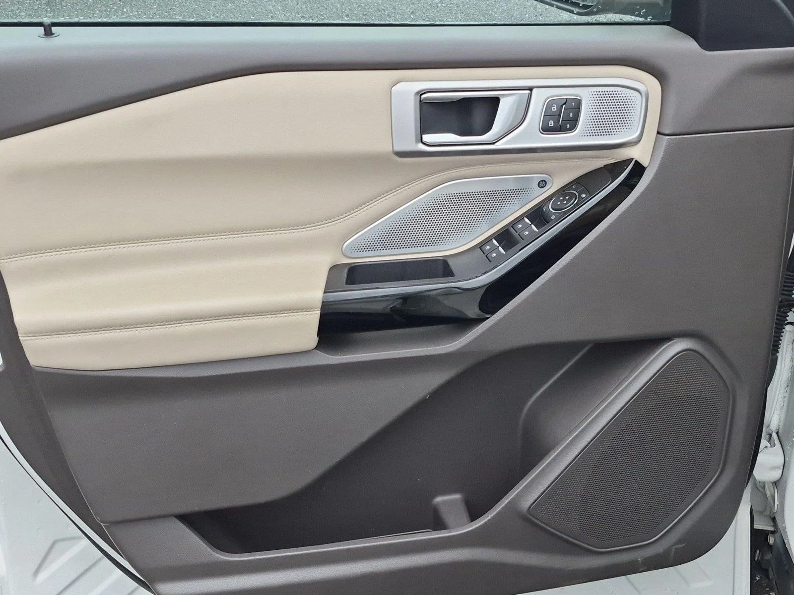 Used 2022 Star White Metallic Tri-Coat Ford Platinum image 15