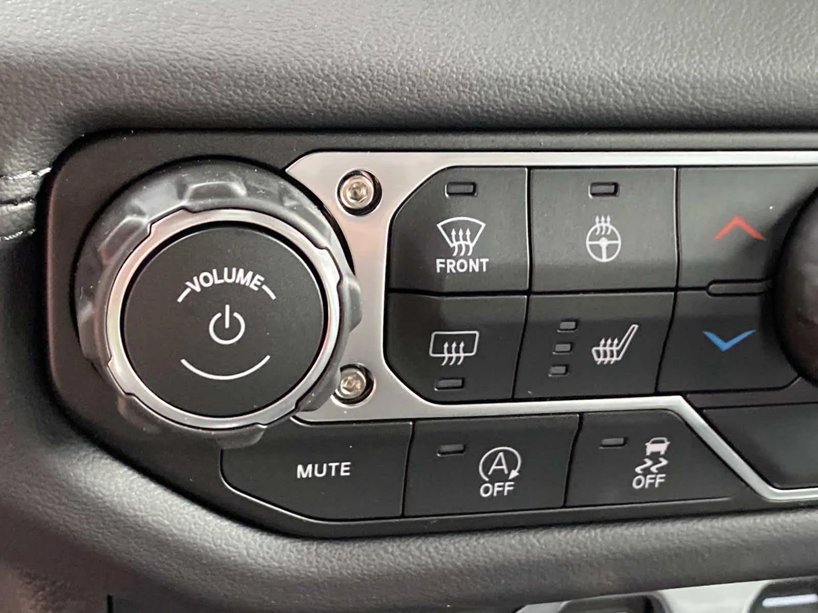 New 2026 Reign Exterior Paint Jeep Sahara image 15