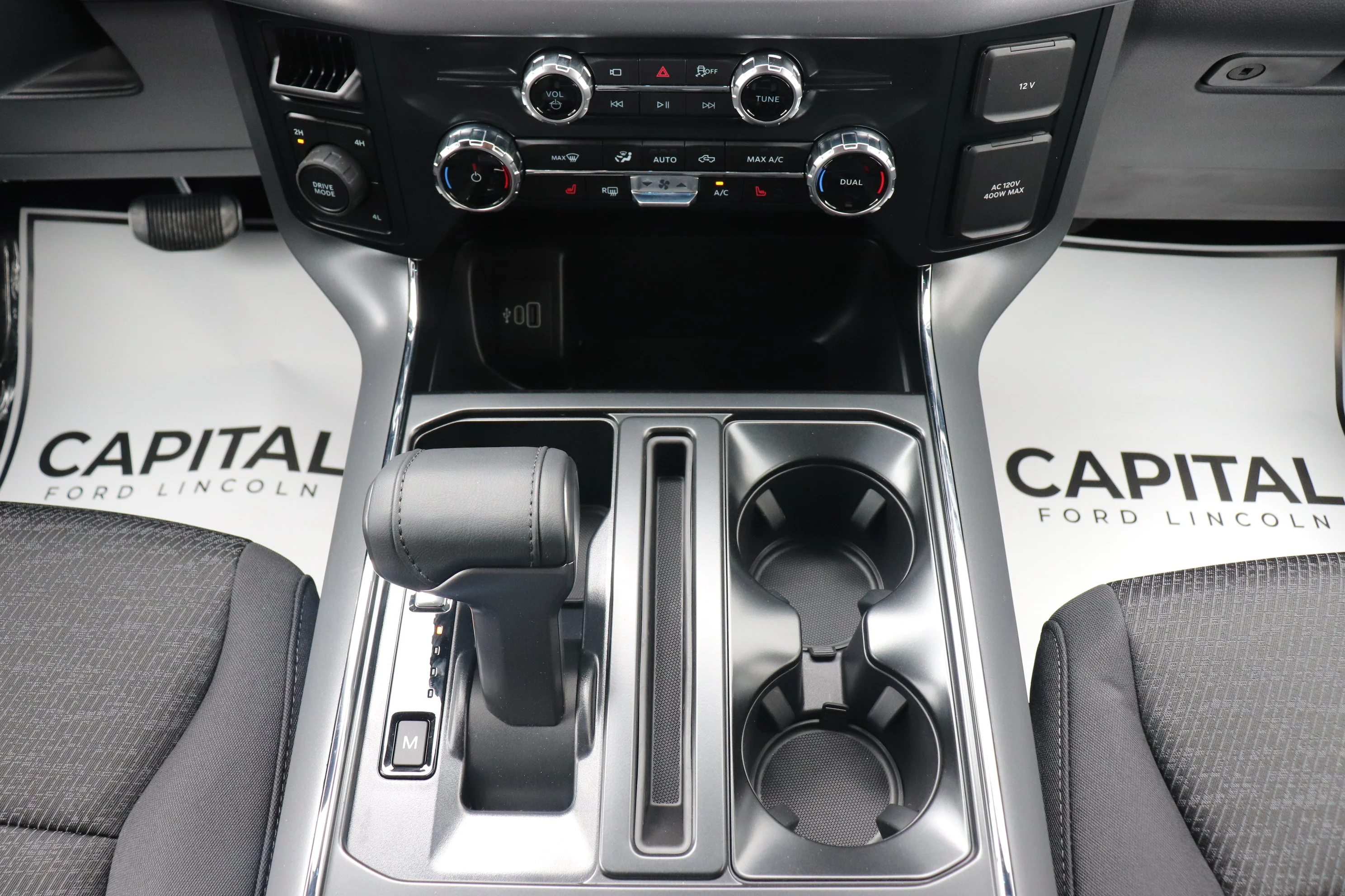 New 2026 CARBONIZED GREY METALLIC Ford XLT image 18