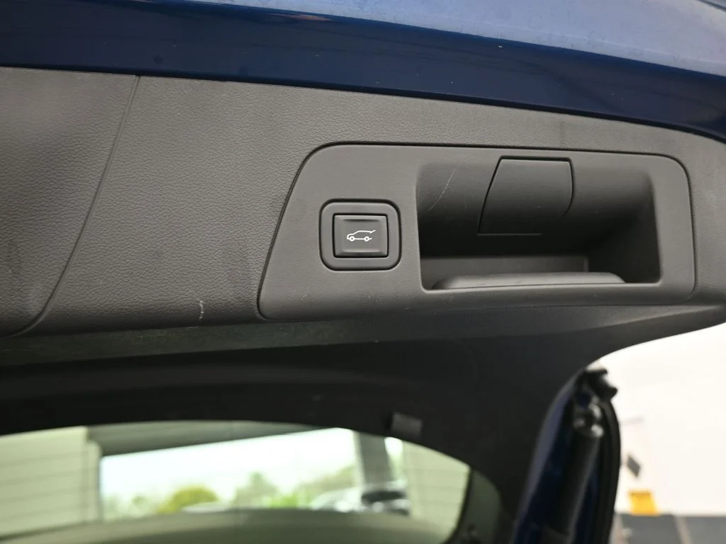 Used 2023 Sapphire Metallic Buick Preferred image 41