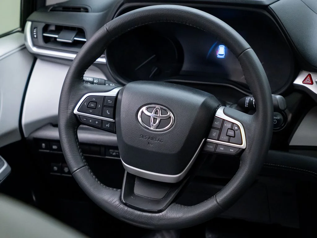 Used 2025 Beige Toyota XLE image 12