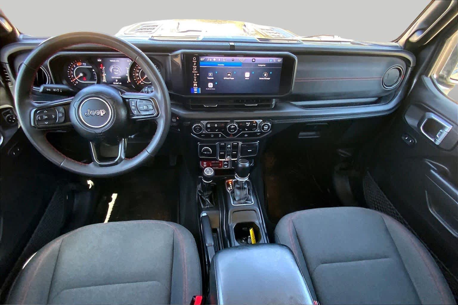 Used 2024 Granite Crystal Metallic Clearcoat Jeep Rubicon image 15