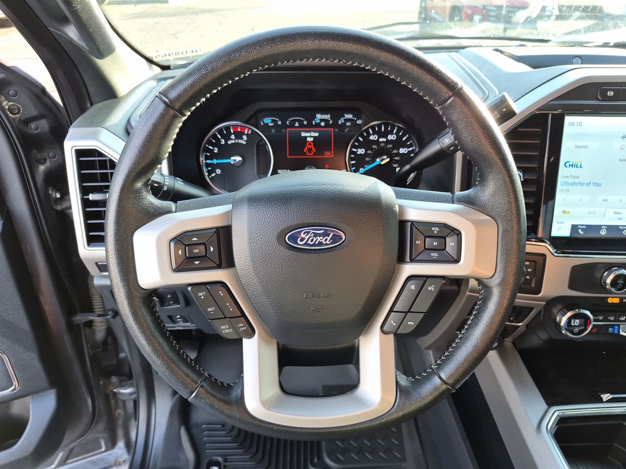Used 2022 Gray Metallic Ford LARIAT image 16