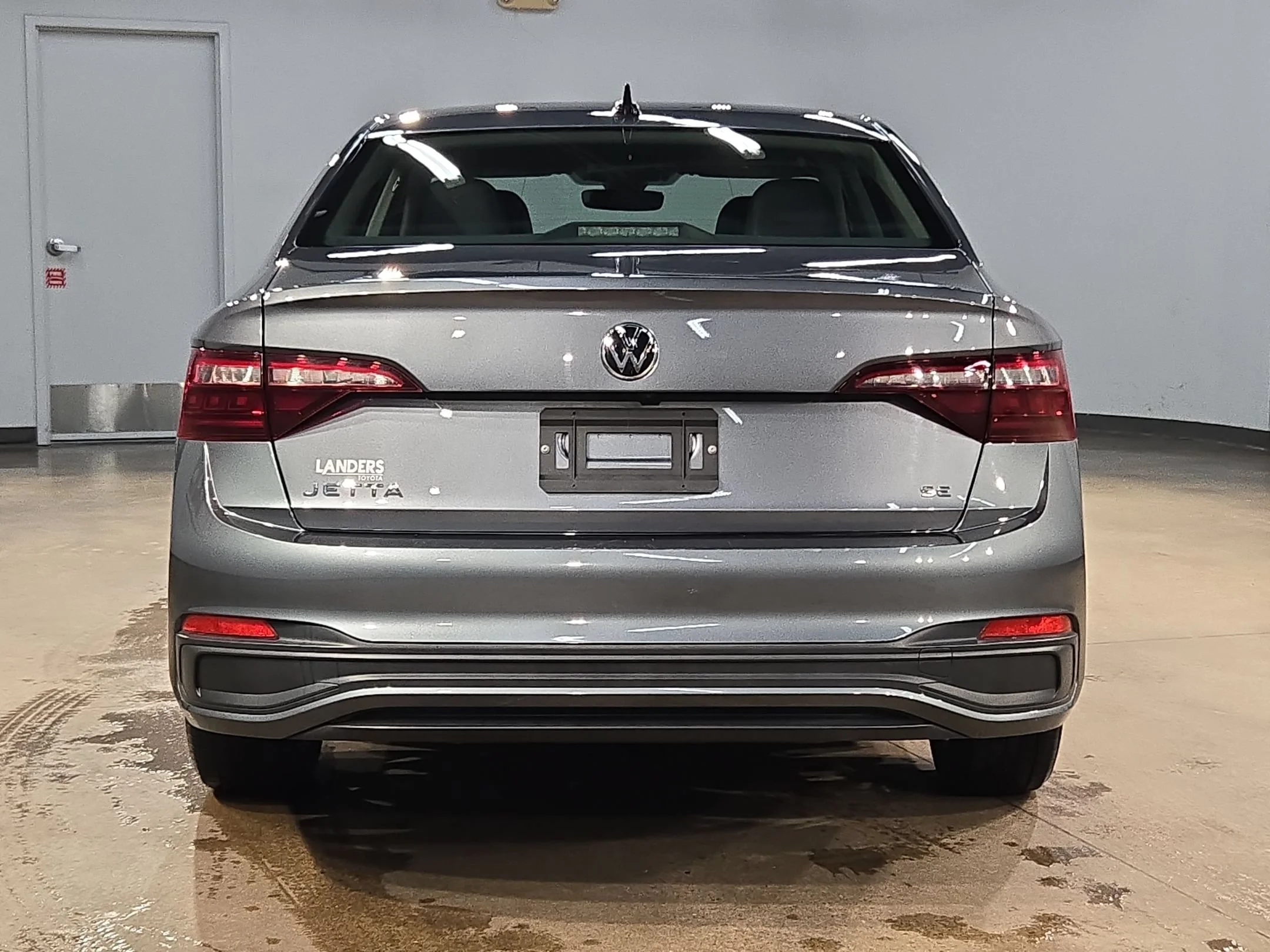 Used 2024 Platinum Gray Metallic Volkswagen SE image 6
