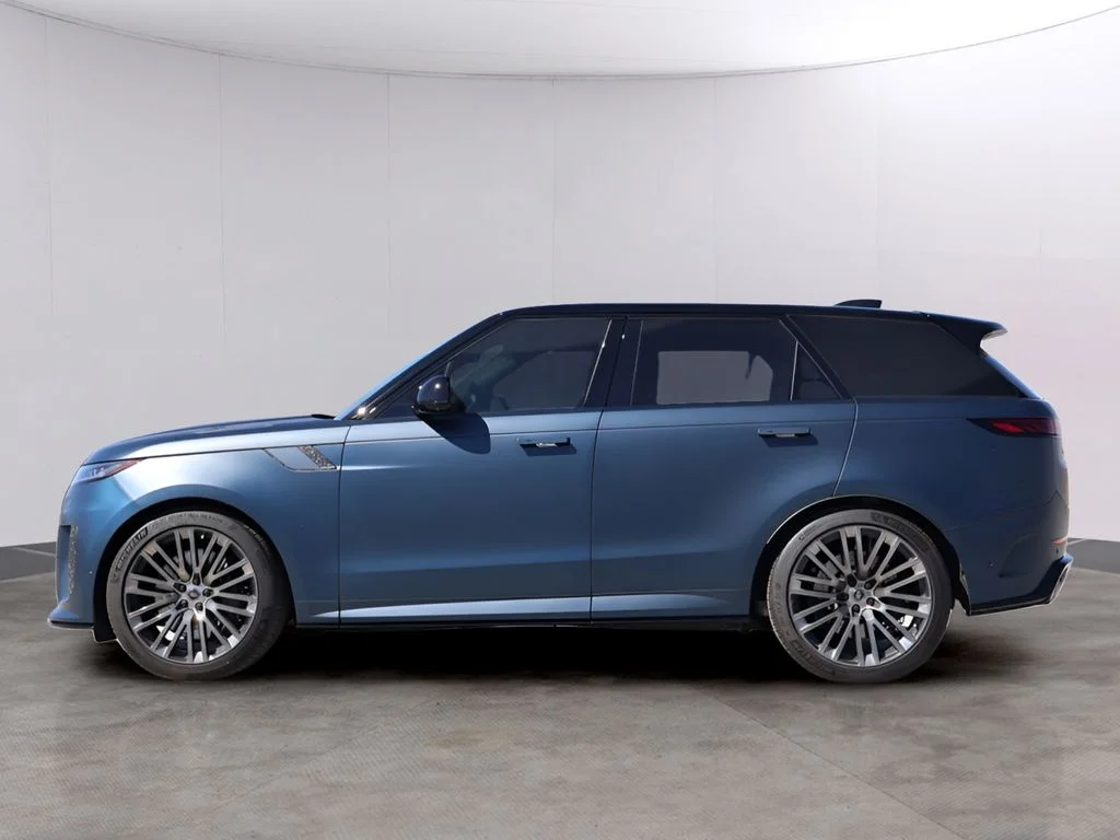 Certified Used 2025 Blue Nebula in Matte Land Rover SV Edition Two image 10