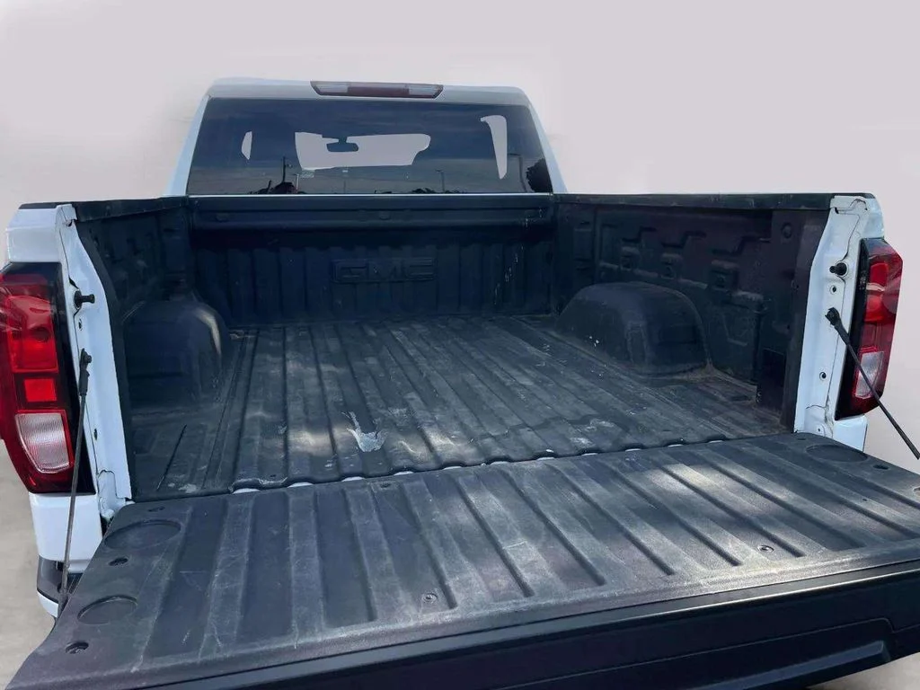 Used 2021 Summit White GMC Elevation image 17