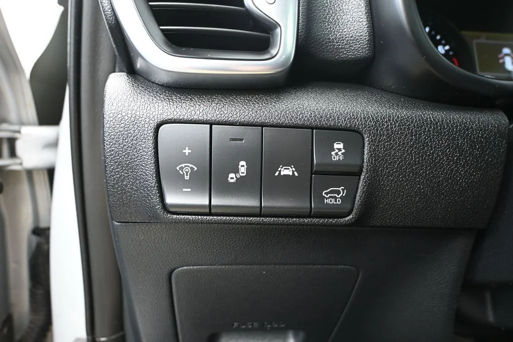 Used 2019 Silver Kia SX image 31