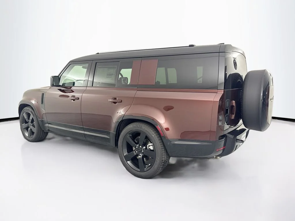 New 2026 Sedona Red Land Rover X-Dynamic SE image 7