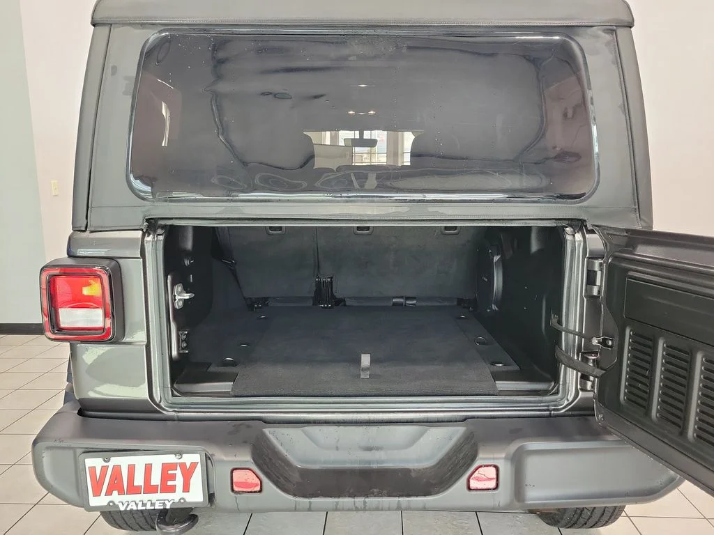 Certified Used 2022 Gray Jeep Unlimited Sahara image 10