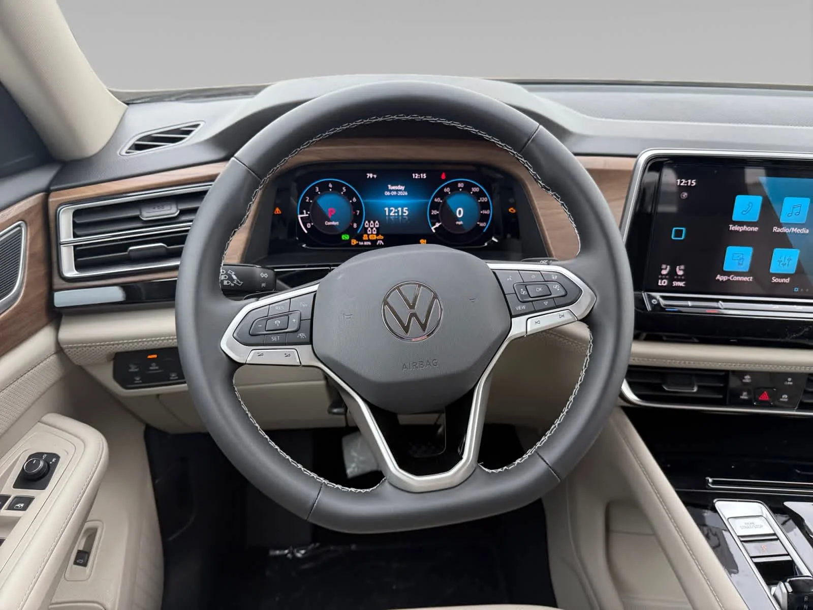 New 2026 Silver Mist Metallic Volkswagen 2.0T SE w/Technology image 13