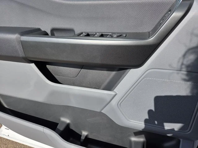 New 2026 Oxford White Ford XL image 13