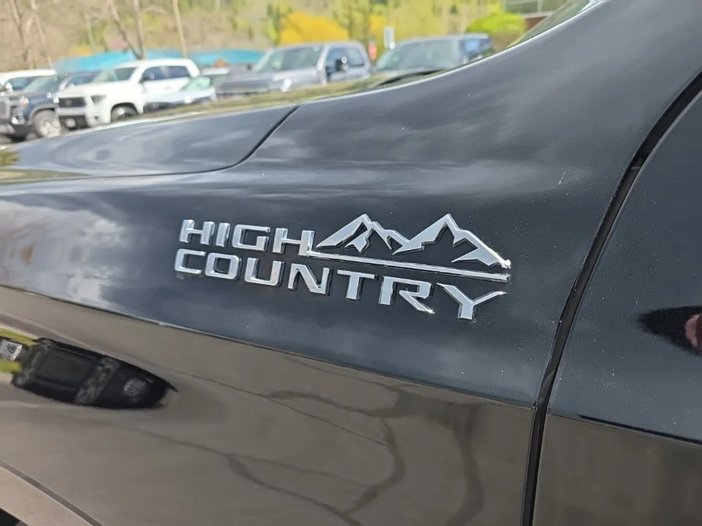 Used 2023 Black Chevrolet High Country image 27