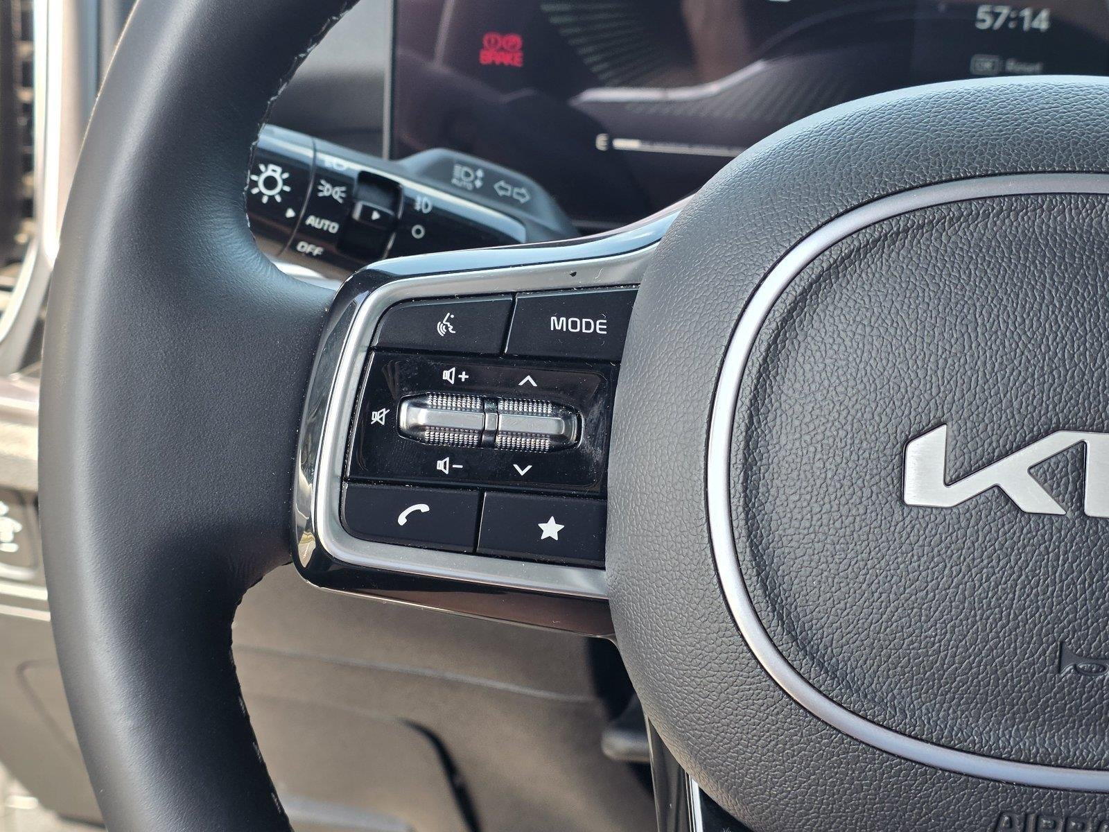Used 2025 Wolf Gray Kia EX image 12