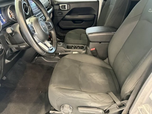 Used 2018 Silver Jeep Unlimited Sahara image 18