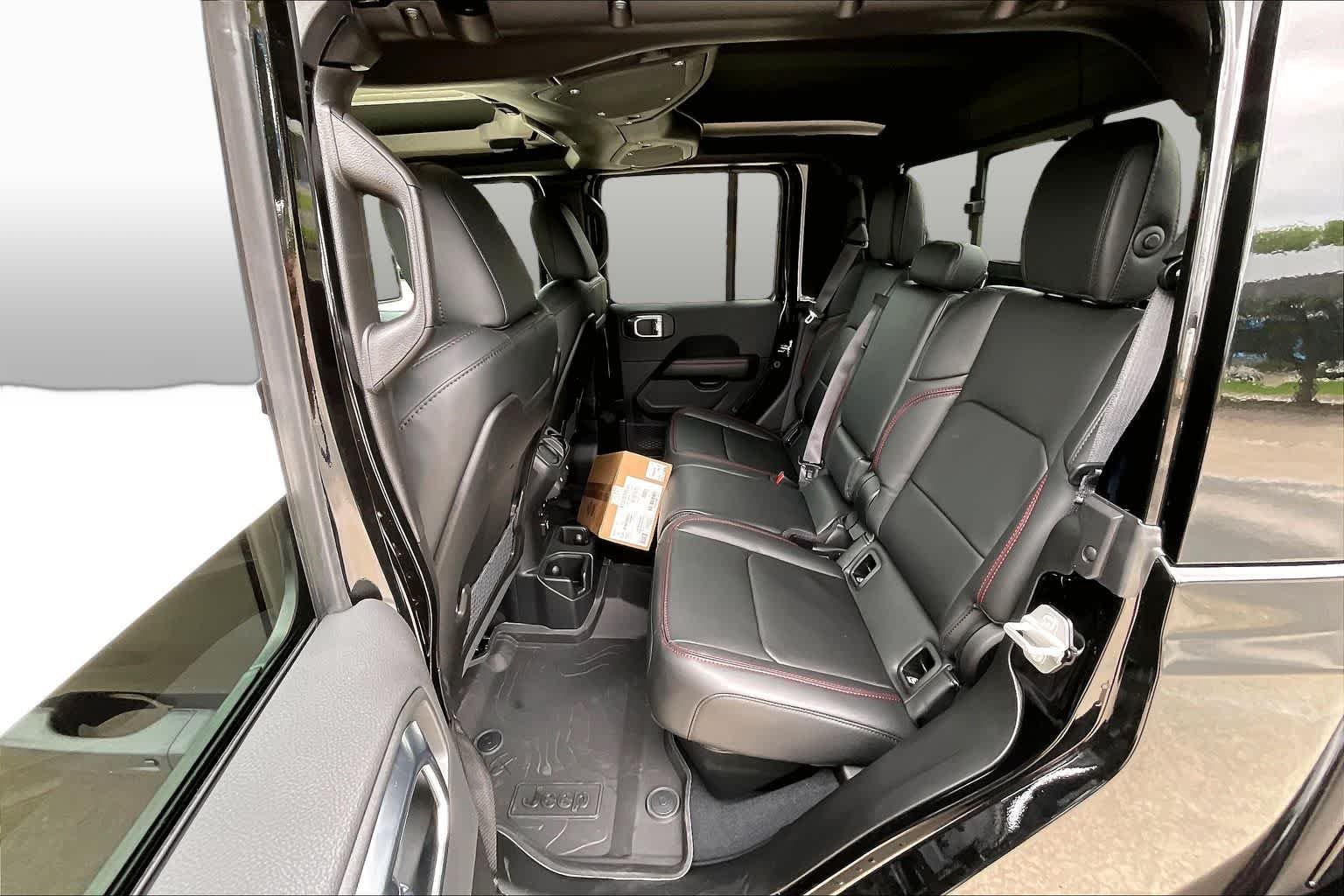 New 2026 Black Clear-Coat Exterior Paint Jeep Rubicon image 21
