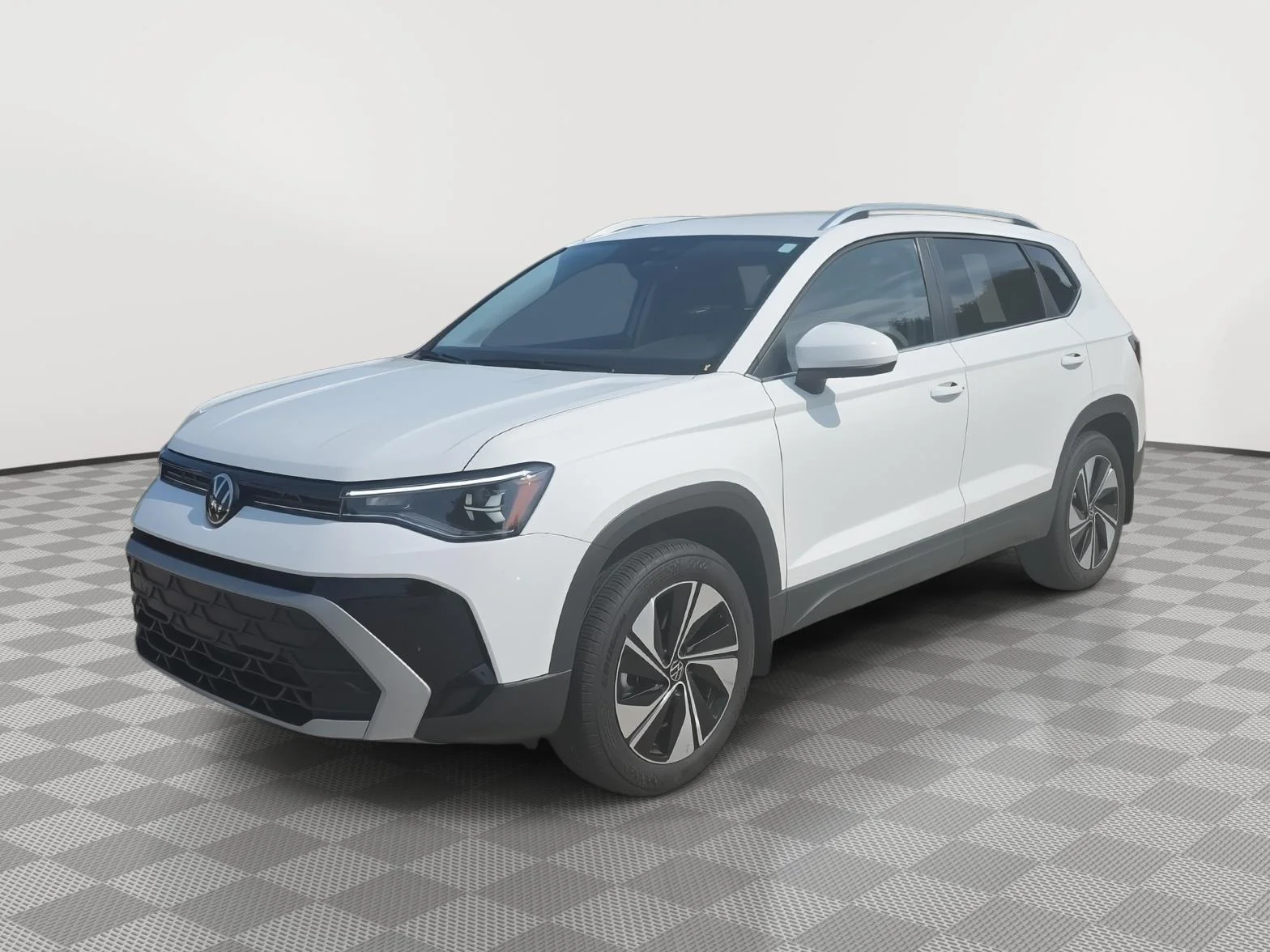 Certified Used 2025 WHITE Volkswagen SE image 1