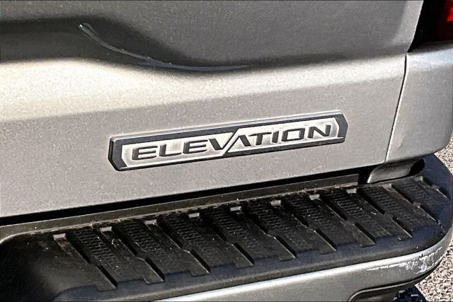 Used 2023 Silver GMC Elevation image 27